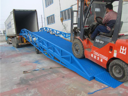 卸貨平台廠(chǎng)家-渭南裝卸貨(huò)平台生産廠家(jiā)-渭南裝卸貨平(ping)台批發
